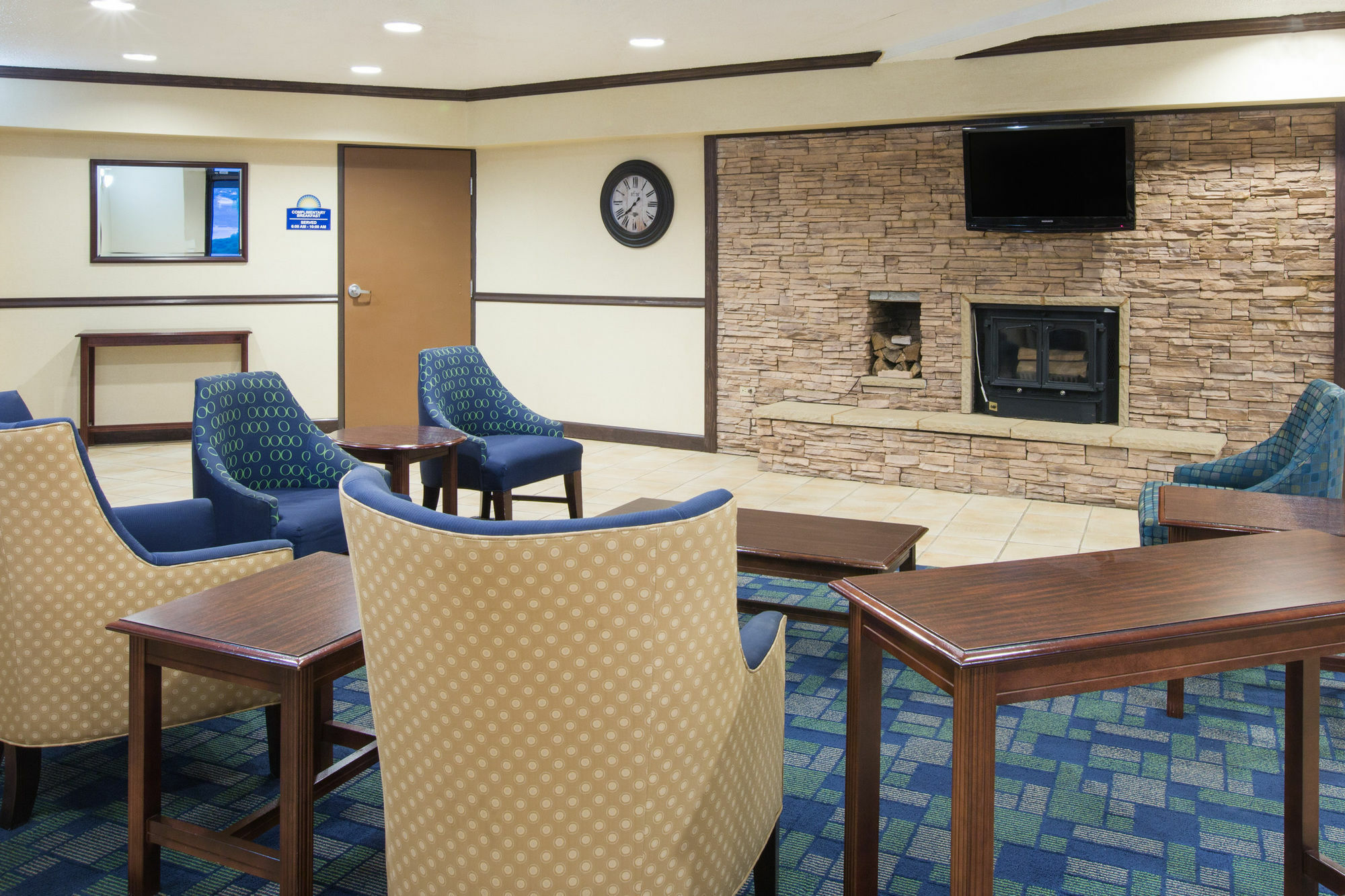 Days Inn & Suites By Wyndham Bridgeport - Clarksburg Exterior photo